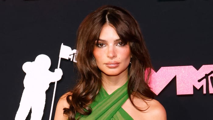 Emily Ratajkowski.